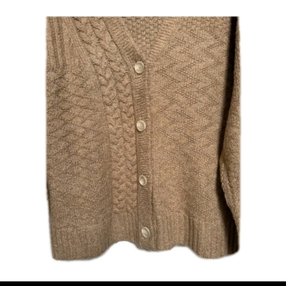 NWOT CAbi Tan Oversized Multi Knit Pattern Cardigan Sweater L/Xl - Picture 4 of 9